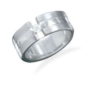   Titanium Mens Ring With Center Cubic Zirconia   RingSize 8: Jewelry