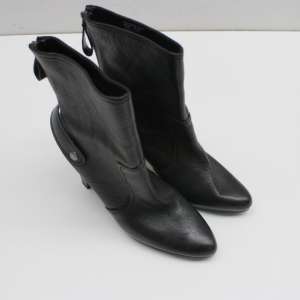 SIMPLY VERA VERA WANG Leather Black Boots! Size 8.5M  