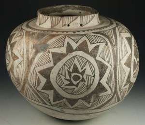 Mint, large as found condition Early Snowflake Storage Olla ca. 1100 