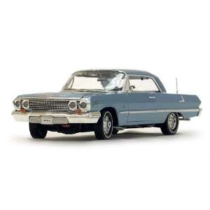   18 Scale Diecast 1963 Chevrolet Impala Hard Top   Blue: Toys & Games