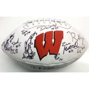    2010 Wisconsin Badgers Team Signed Football: Sports & Outdoors