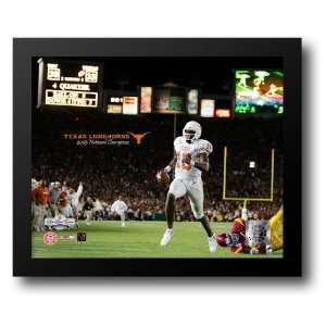  Vince Young   Texas Longhorns / Action 14x12 Framed Art 