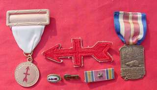 WWII US ARMY 32ND DIVISION RED ARROW PATCH & MEDAL & PIN GROUP  