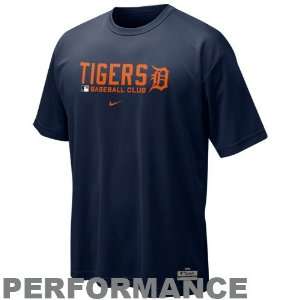  Detroit Tigers NikeFit Team Issue Training Tee: Sports 
