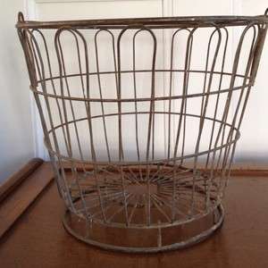 Metal Vintage Wire Egg Basket Primitive Bucket Farm Produce Pail 