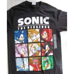  Sonic the Hedgehog Gang T Shirt Size: large Color: Black 