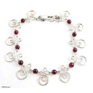 Garnet bracelet,  Vision