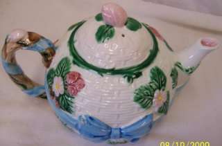 The Haldon Group Ribbon & Bow Teapot 1985 Pretty EUC!  