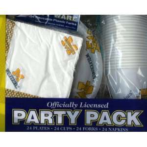  Michigan Wolverines Tailgate Party Pack 24 Pc. Set Sports 