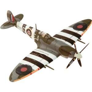  1/72 RAF Supermarine Spitfire: Toys & Games