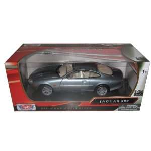  2002 Jaguar XKR Grey 1/24 by Motormax 73339: Toys & Games