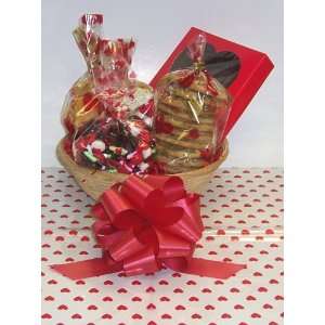 Scotts Cakes Small Time for Love Valentie Basket no Handle Heart 