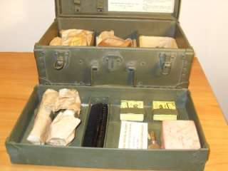   FIELD BARBER KIT CHEST BOX M 1944 UNITED STATES TRUNK Co 1945  