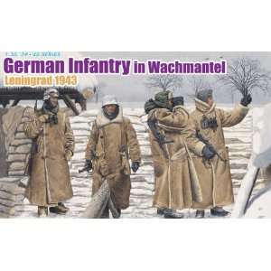   35 German Infantry in Wachmantel Leningrad 1943 Kit Toys & Games