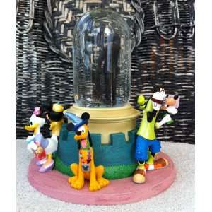  Walt Disney Mickey Mouse Partners Figurine Snowglobe Water Globe 