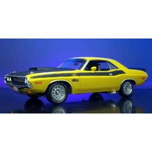  Highway 61 1970 Dodge Challenger T/A Yellow Toys & Games