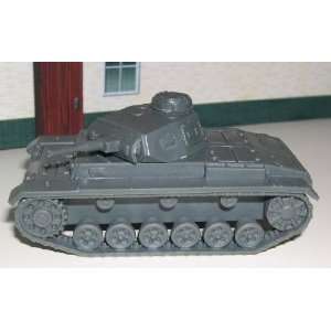    German Panzer III Medium Tank   Makes 2 Tanks Toys & Games