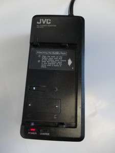JVC Compact VHS Videomovie GR AX7 Camcorder w/ AC Adapter+Manual Used 