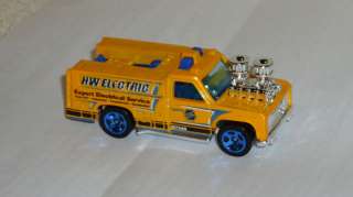 2010 HOT WHEELS CITY WORKS ELECTRIC UTILITY TRUCK  
